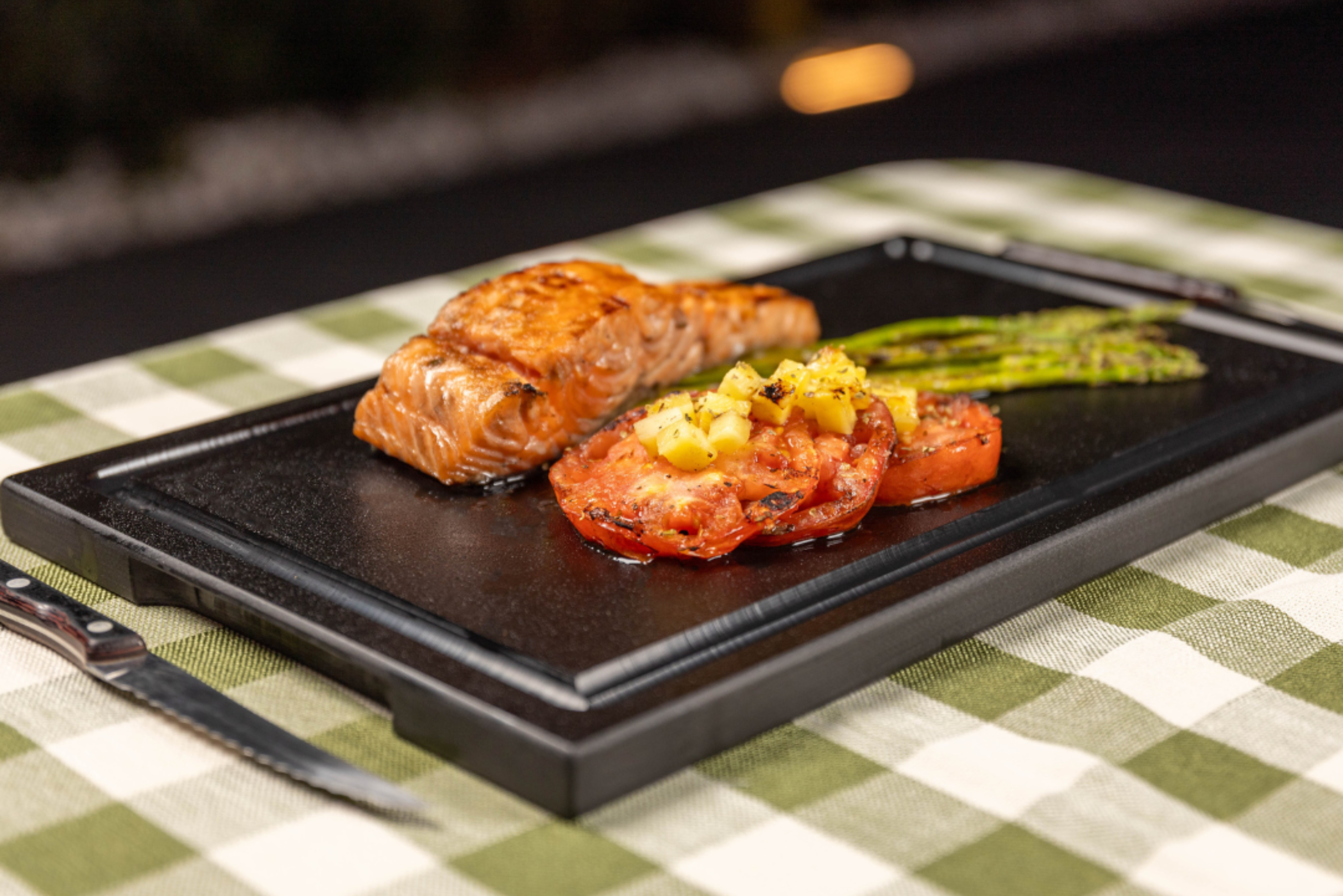 Polyslice - 2-Piece HDPE Serving Plate Set for BBQ - Black & White